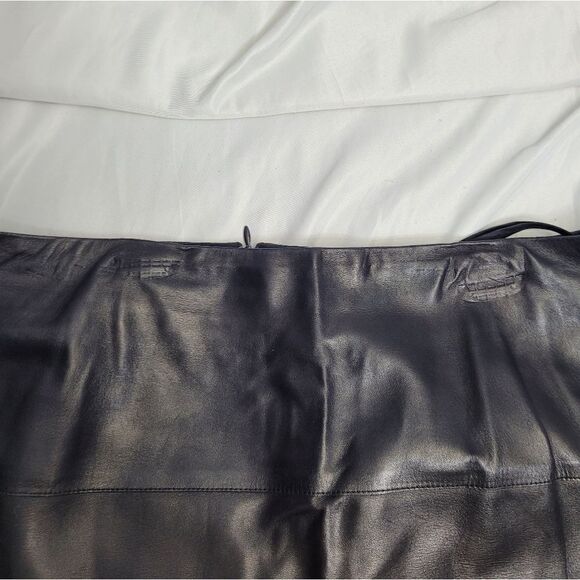AKRIS lamb leather skirt with trim and matching v-neck top set 12 - Picture 9 of 13